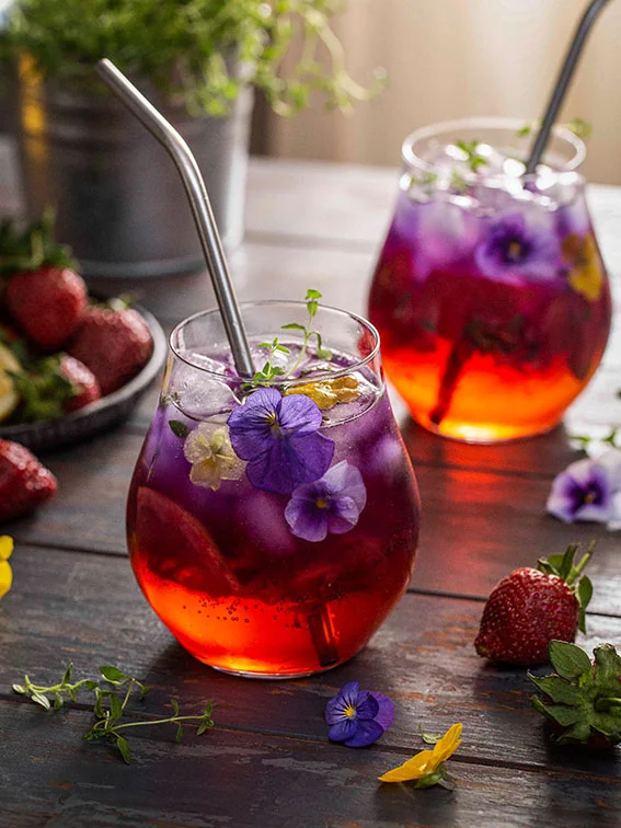 ÇİLEKLİ LİMONLU KEKİKLİ MOCKTAIL