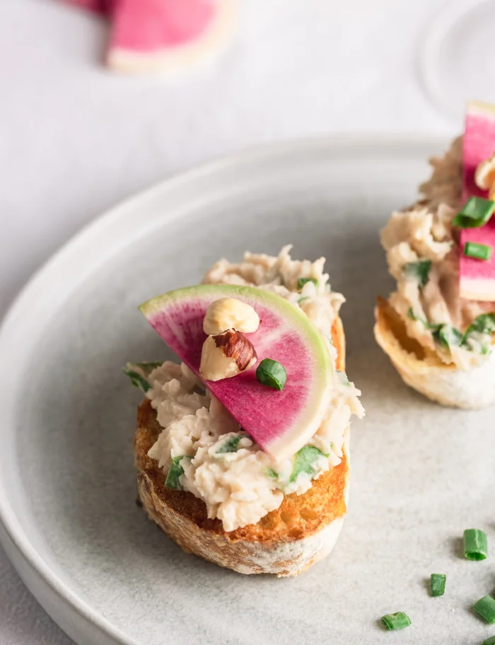 FASÜLYELİ TURPLU  CROSTINI 