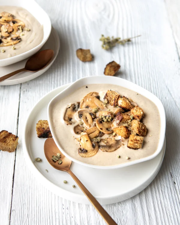 KREMALI MANTAR ÇORBASI