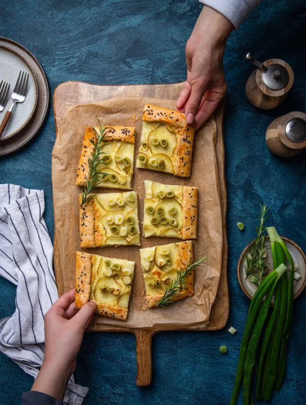 TAZE SOĞANLI  PATATESLİ   RUSTİK GALETTE