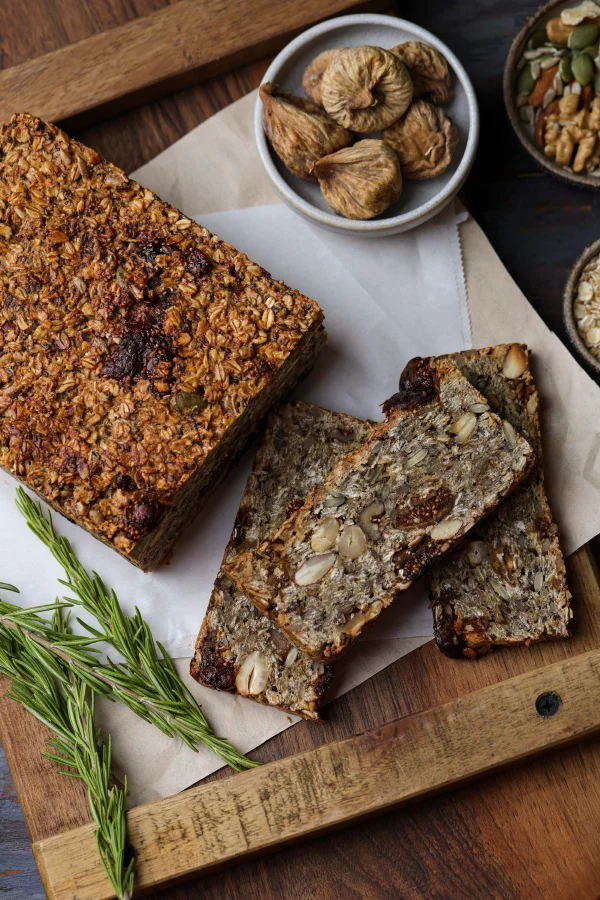 KURU İNCİRLİ YULAFLI EKMEK