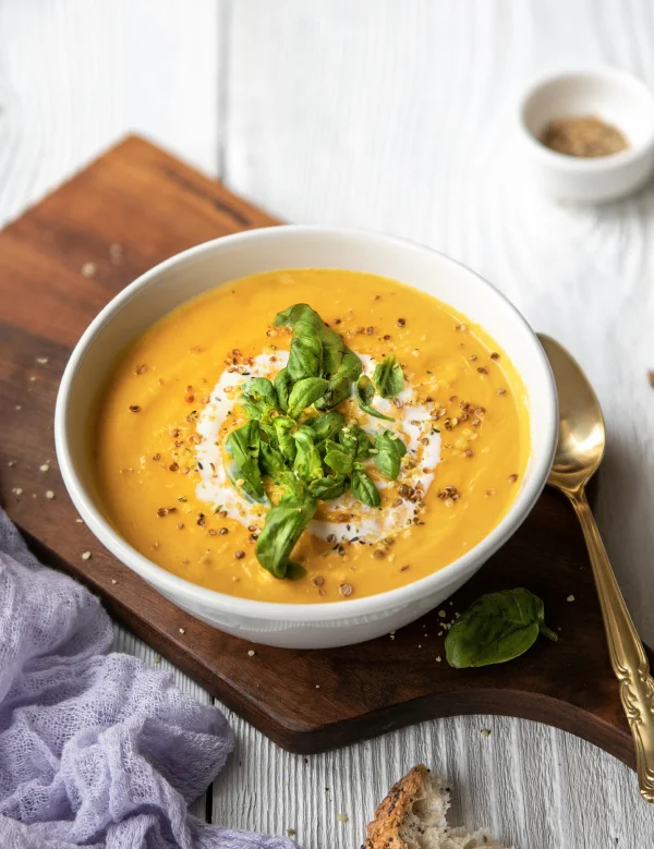 ZENCEFİLLİ HAVUÇ ÇORBASI